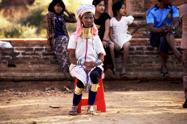 Kayan Lahwi woman ethnic groups of Kayah State of Karen people wear the brass neck rings in Long neck village Kayan Lahwi woman ethnic groups of Kayah State of Karen people wear the brass neck rings in Long neck village for travelers travel at Bagan or Pagan on February 3, 2013 in Mandalay, Myanmar or Burma kayan neck rings stock pictures, royalty-free photos & images