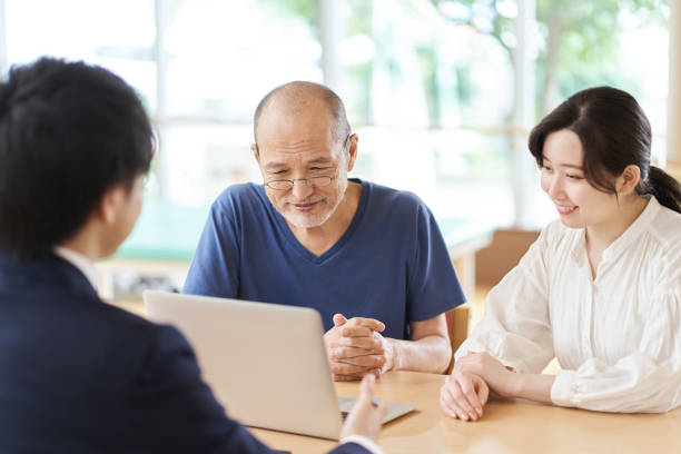 istock Elderly people who receive explanations by looking at the computer screen 1330168675