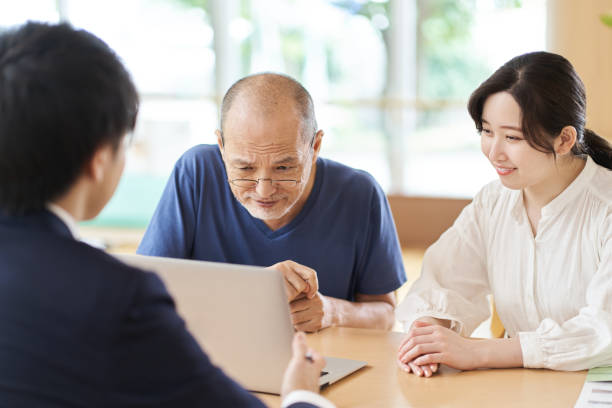 istock Elderly people who receive explanations by looking at the computer screen 1330168702
