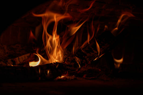 istock Forno a legna - pizza stone oven 1330191655