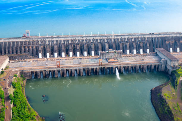 barrage hydroélectrique d’itaipu - itaipu dam photos et images de collection