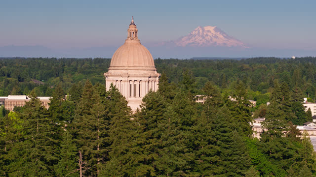 Drone Flight Around Washington State Capitol Building Revealing Mt Rainier in Distance