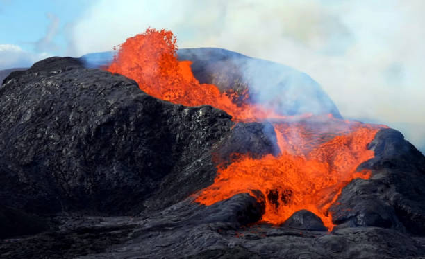 erupciones volcánicas - paisaje volcánico fotografías e imágenes de stock