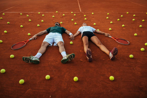 amor e tênis - jogador cansado - fotografias e filmes do acervo