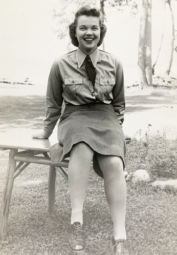 Joven WAC en licencia del Ejército de los EE. UU. década de 1940 photo