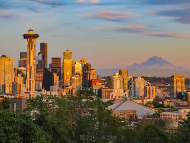 istock Golden Seattle Skyline and Mount Rainier 1330405589