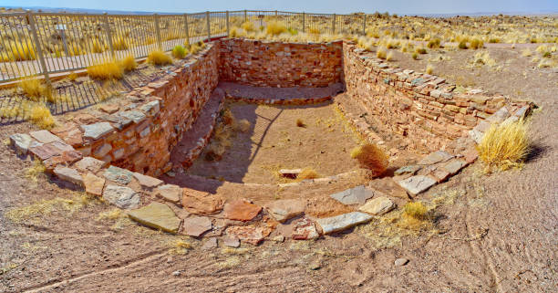 ruinas de anasazi en el parque estatal homolovi az - winslow arizona fotografías e imágenes de stock