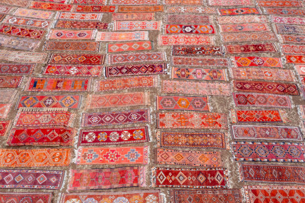 champ tapis - tapestry anatolia traditional culture turkey photos et images de collection