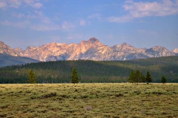 istock Sawtooth Mountains of Idaho 1330467173