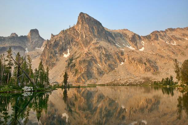 istock Sawtooth Mountains of Idaho 1330469640