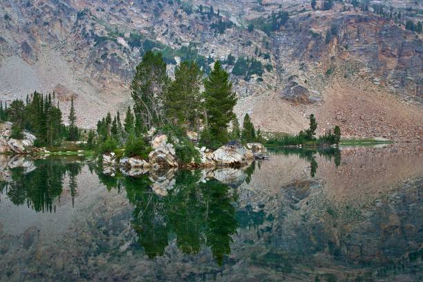istock Sawtooth Mountains of Idaho 1330469974