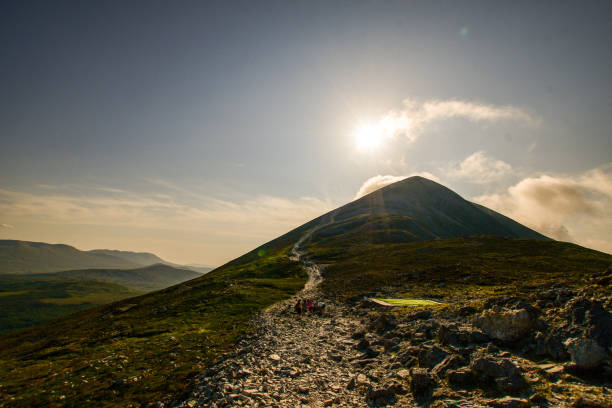 кроа патрик, святая гора - croagh patrick стоковые фото и изображения