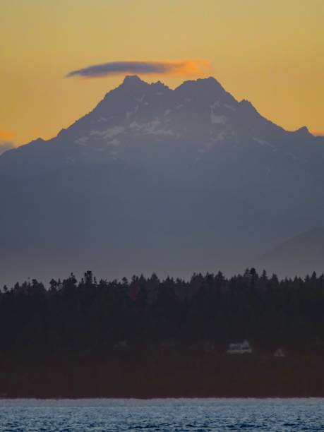 istock The Olympic Mountains at Sunset 1330624506