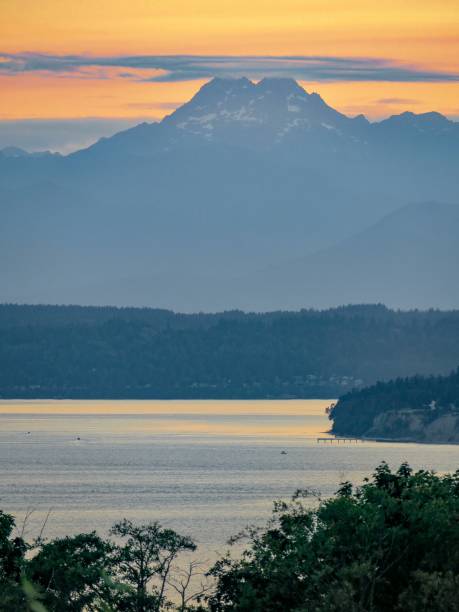 istock The Olympic Mountains at Sunset 1330624802