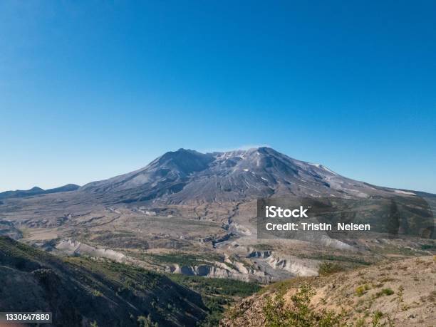 Mount Saint Helens Stock Photo - Download Image Now - Sky, Valley, Washington State