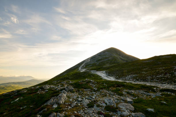 кроа патрик, святая гора - croagh patrick стоковые фото и изображения