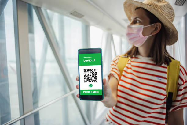 istock Certificate of Vaccination on the smartphone 1330780505