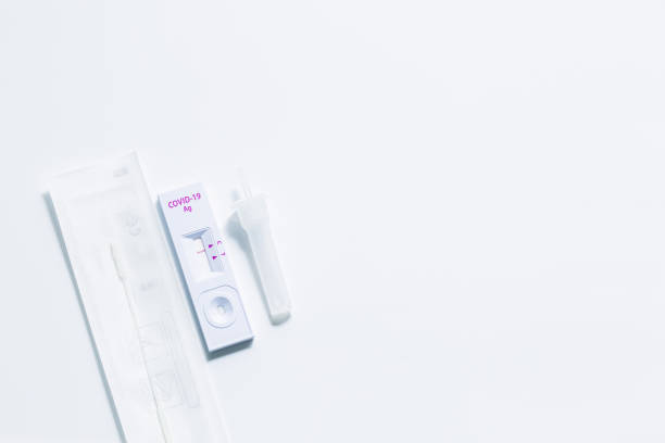 rapid antigen self test kit for covid-19 diagnostic at home with nasal swabs - pcr device imagens e fotografias de stock