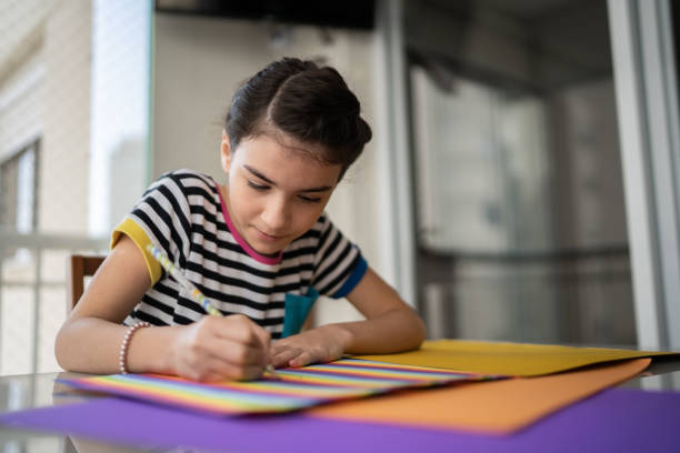 desenho de menina em casa - school supplies pencil colors apartment - fotografias e filmes do acervo