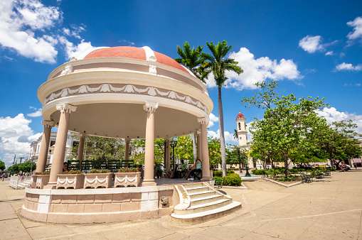 August 6, 2018 - Cienfuegos, Cuba: View of José Martí Park in this Cuban town. In the background is the Cathedral de la Purisima Concepción from 1869. The historic center of Cienfuegos is listed as UNESCO World Heritage Site.