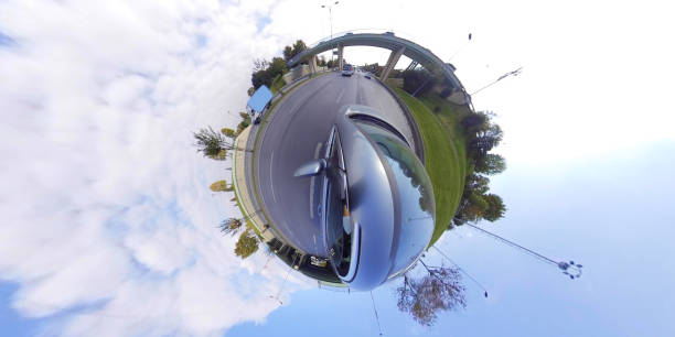 pequeño planeta - coche en las calles - 360 fotografías e imágenes de stock