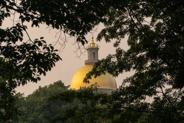 edifício do capitólio do estado de massachusetts - boston massachusetts massachusetts state capitol state capitol building - fotografias e filmes do acervo