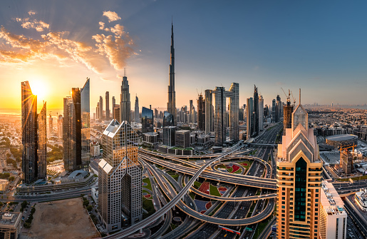 Vista de edificios, calles, hermoso en varios ángulos en Dubai. photo