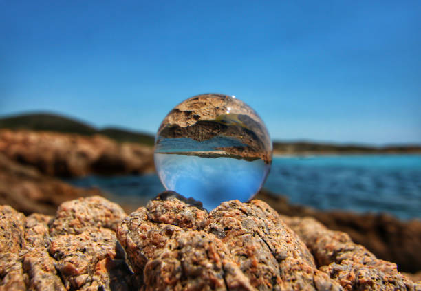 istock Life in Lensball 1331171220