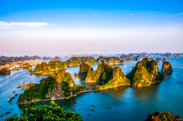 베트남 북부 꽝닌 지방의 니스 하 롱 베이 - vietnam halong bay bay photography 뉴스 사진 이미지