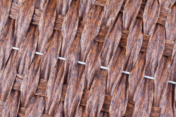 artesanato tradicional tece estilo tailandês padrão natureza de fundo textura superfície de vime para material de mobiliário - brown table inside - fotografias e filmes do acervo