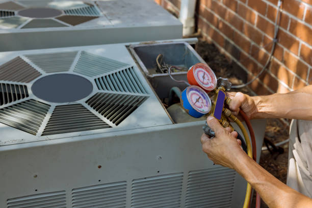 Air conditioning technician of preparing to air conditioner. Air conditioning technician servicing of preparing to air conditioner service occupation stock pictures, royalty-free photos & images