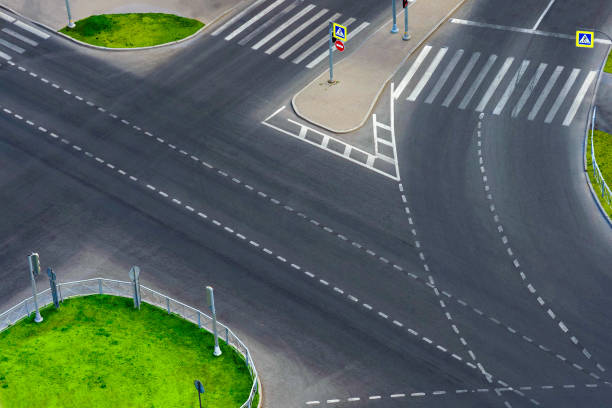 Pedestrian crossing rules: raised traffic island