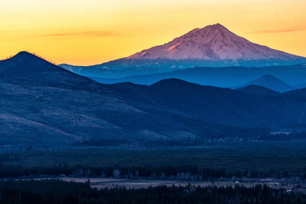 istock Mt Shasta and valley seen from Hat Rim 1331353956