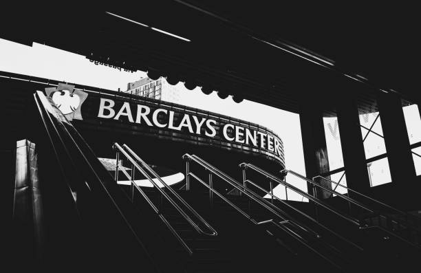 バークレイズ センター ブルックリン - barclays center ストックフォトと画像