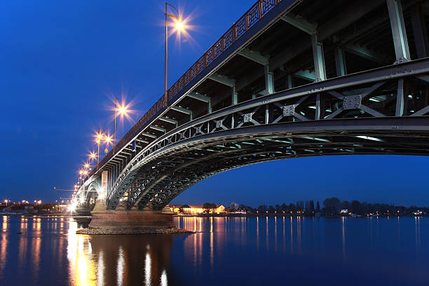 istock Theodor Heuss Bridge in Mainz 133141508