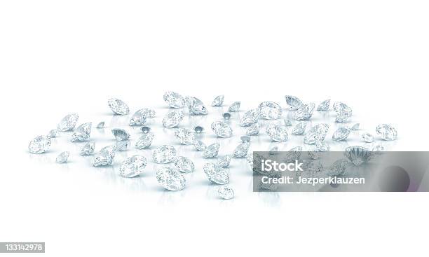 Diamantes Foto de stock y más banco de imágenes de Abundancia - Abundancia, Blanco - Color, Brillante