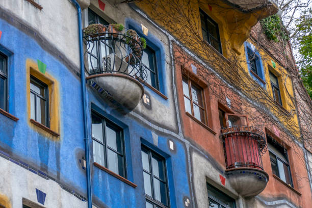 Hundertwasser House, Vienna, Austria Colorful facade of Hundertwasser House, Hundertwasserhaus, apartment building, Vienna, Austria, Europe"r hundertwasser haus in vienna austria stock pictures, royalty-free photos & images