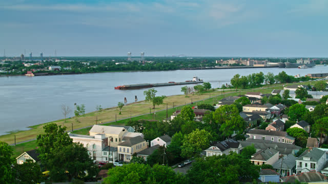 Drone Flight Over Algiers Point Towards Mississippi