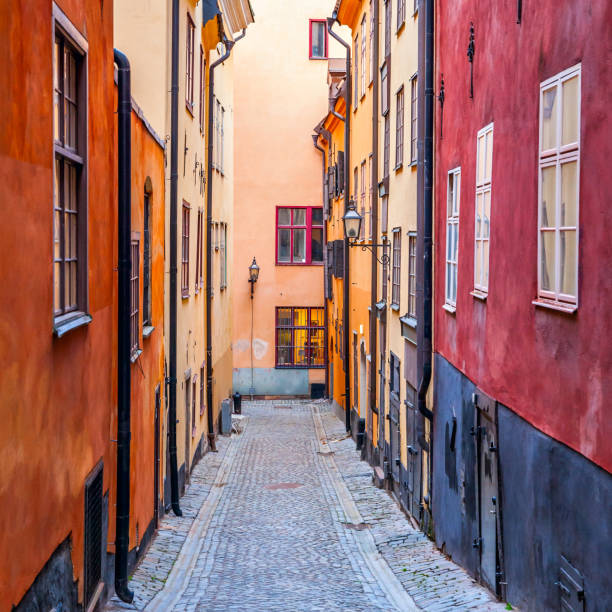 alley in gamla stan in stockholm - gamla stan stockholm bildbanksfoton och bilder