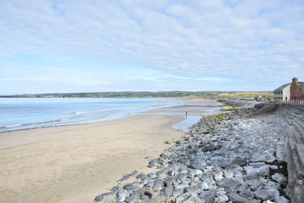istock Long View Along Beach, Lahinch 1331589604
