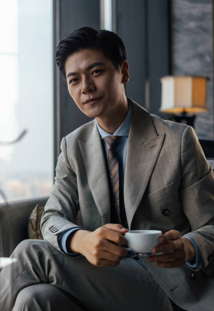 istock Businessmen in coffee shops 1331640133