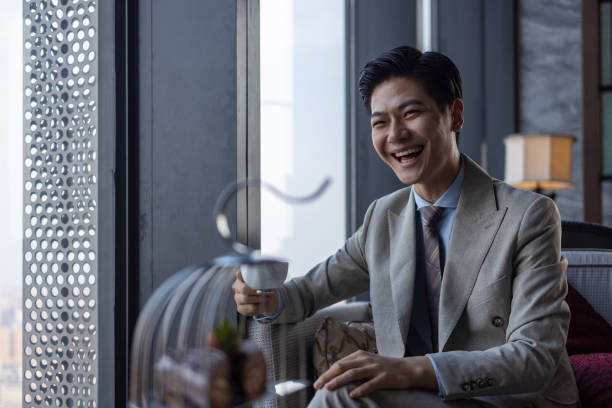 istock Businessmen in coffee shops 1331640139