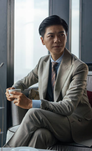 istock Businessmen in coffee shops 1331640180