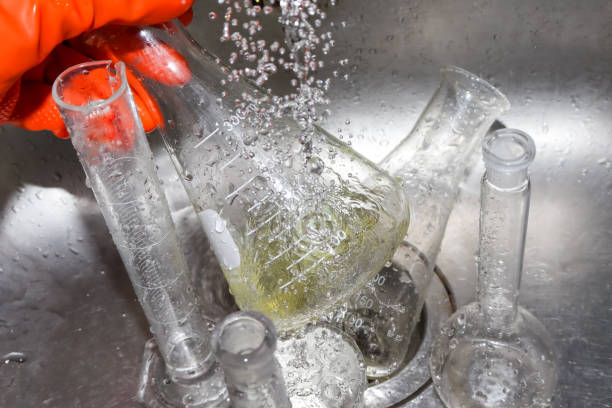 istock Clean the chemical glass 1331651240