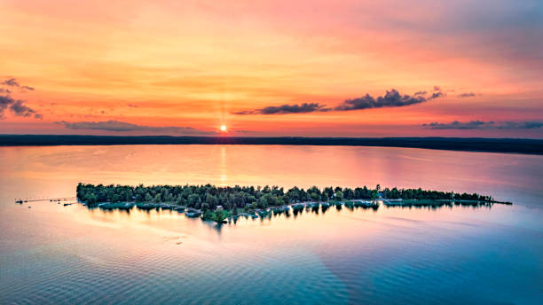 istock Treasure Island  Summer Sunset 1331688231
