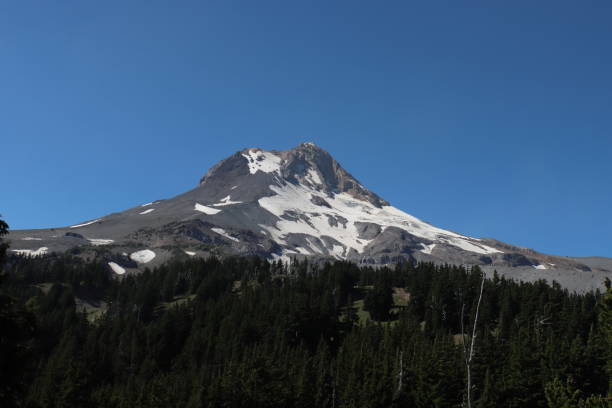 istock Panoramic view of Mount Hood covered with snow 1331728979