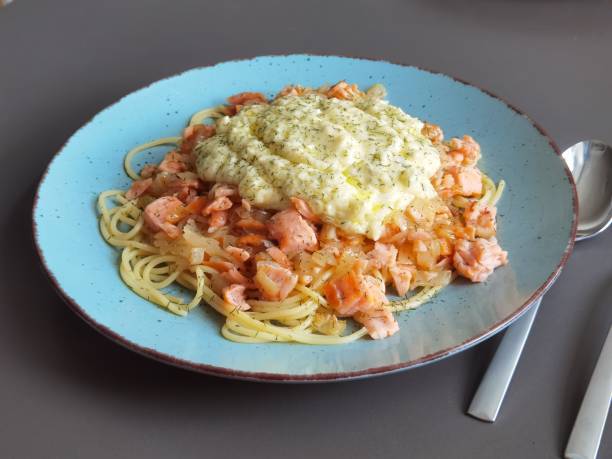 istock Spaghetti with salmon and cream sauce 1331737071