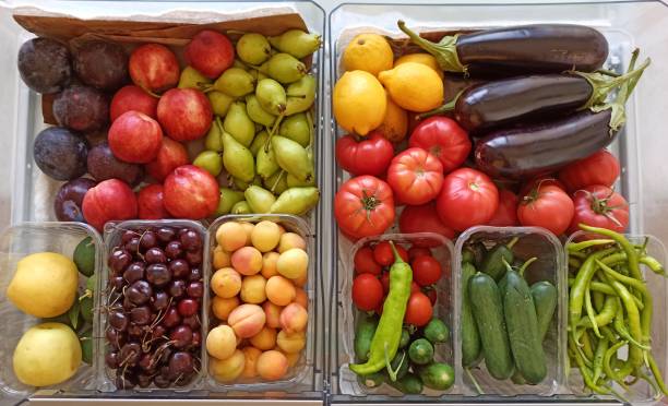 frutta abd verdura in vano frigo a istanbul tacchino - red potato red organic cooking foto e immagini stock