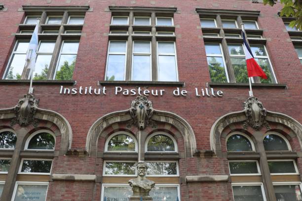 The Pasteur Institute of Lille The Institut Pasteur de Lille, foundation dedicated to medical research, exterior view, city of Lille, Nord departement, France pasteur institute stock pictures, royalty-free photos & images