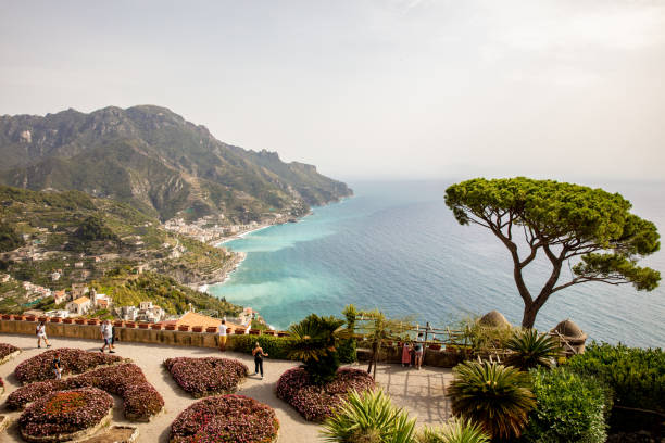 Garden Of Villa Rufolo In Ravello Against Mediterranean Sea And Umbrella Pine Tree High Angle View Of Villa Rufolo Garden In Ravello Against Mediterranean Sea And Umbrella Pine Tree ravello stock pictures, royalty-free photos & images